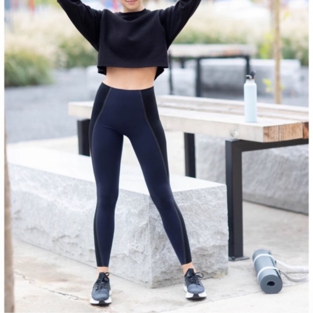 Spanx Black Leggings with side contour mesh size large